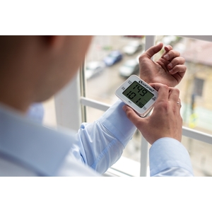 Тонометр Paramed WR-X автомат на запястье